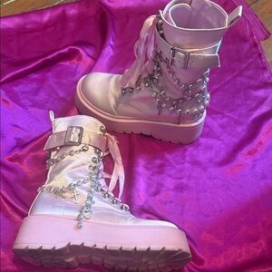 Sugar Thrillz size 9 Women's Pink Platform Boots with Chains